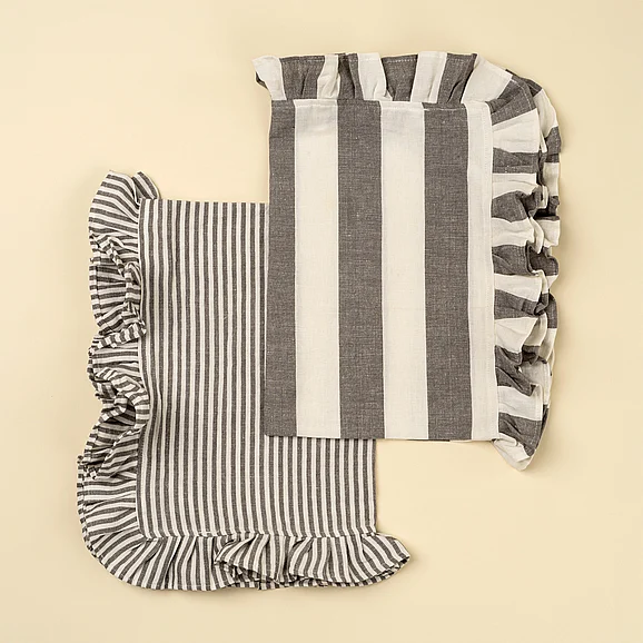 Mercana Ruffle Stripe Tea Towels S/2, Grey IN6253