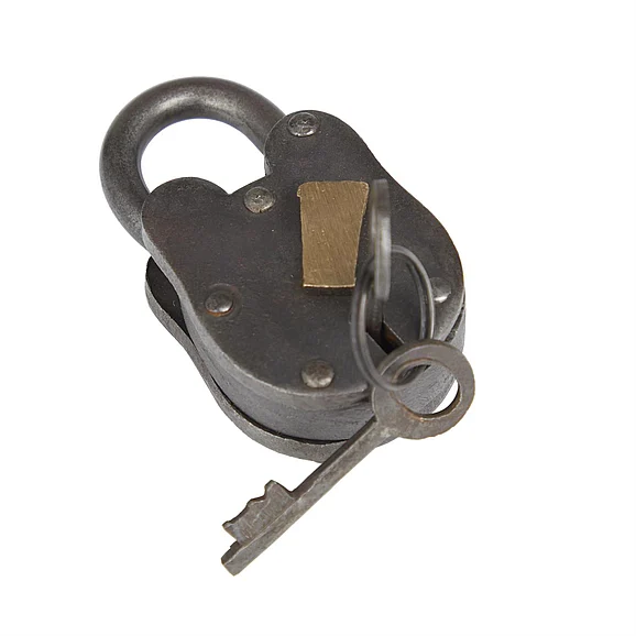 UMA Dark Gray Brass Metal Lock And Key with Distressed Details, 1" x 3" x 2" | 01103