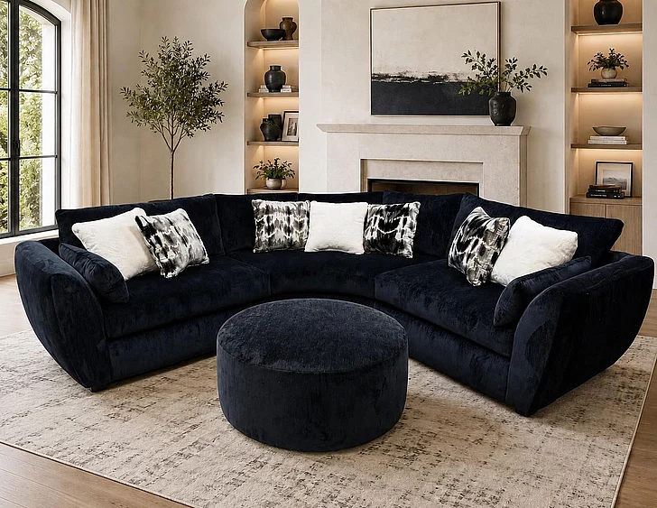 Corinthian Presley 3pc Sectional Set in Luscious-Black