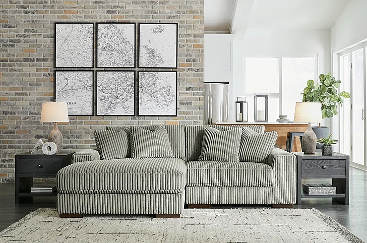 Lindyn 2-Piece Sectional with LAF Chaise in Fog