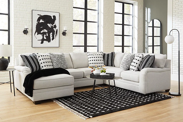 Huntsworth 4-Piece Sectional with LAF Chaise in Dove Gray