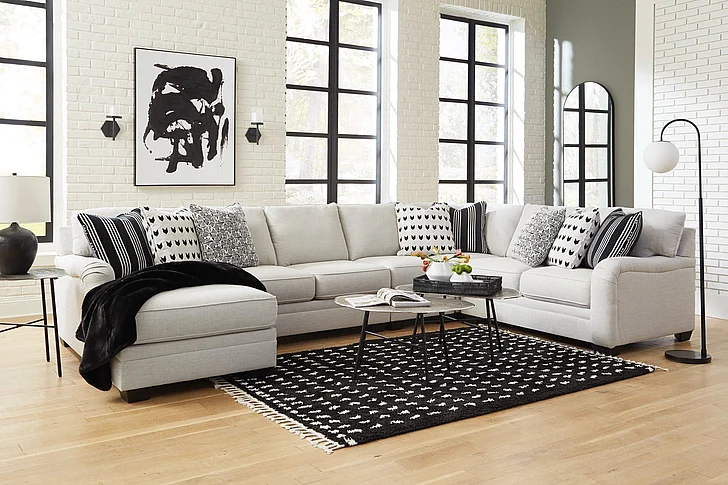Huntsworth 5-Piece Sectional with LAF Chaise in Dove Gray