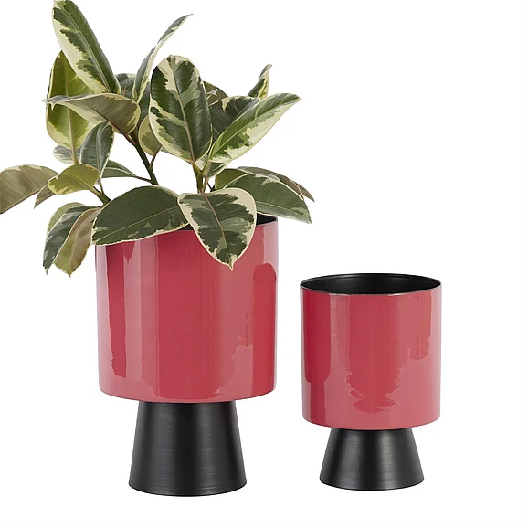 UMA Red Metal Planter, Set of 2 11, 14H | 51988 CLOSEOUT