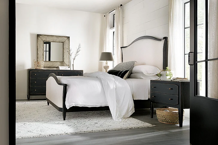 Hooker Furniture Ciao Bella 2pc Upholstered Bedroom Set in Black