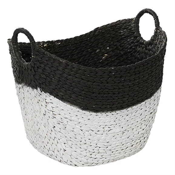 UMA CosmoLiving by Cosmopolitan Black Seagrass Handmade Large Woven Decorative and Functional Storage Basket with Ring Handles, 22" x 17" x 19" | 84450