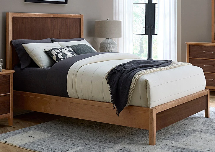 Vaughan-Bassett Nordhaven Queen Panel Bed in Two-Tone