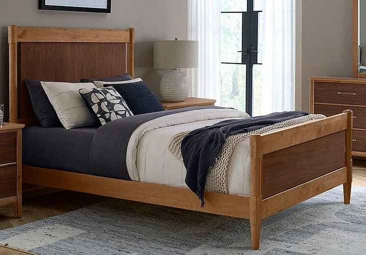 Vaughan-Bassett Nordhaven Queen Poster Bed in Two-Tone