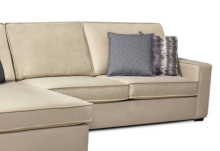 Tennessee Custom Lyndon RAF Sofa 8L00-23