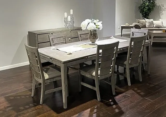 Emma Mason Signature Heirloom Haven 7pc Dining Room Set in Gray