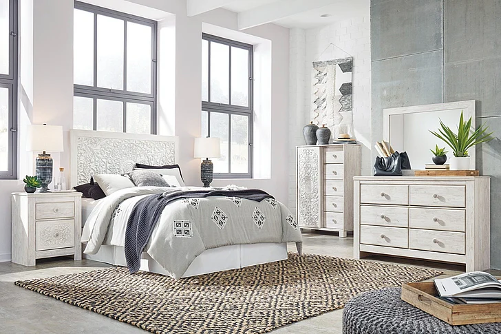 Paxberry 4-Piece Panel Bedroom Set in Whitewash