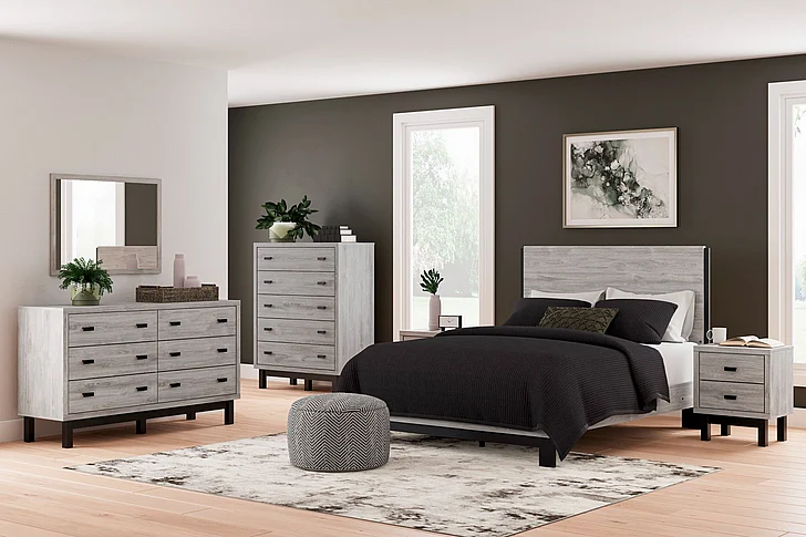 Vessalli 4-Piece Panel Bedroom Set in Gray