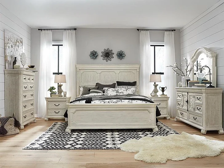 Magnussen Furniture Bronwyn 4pc Panel Bedroom Set in Alabaster