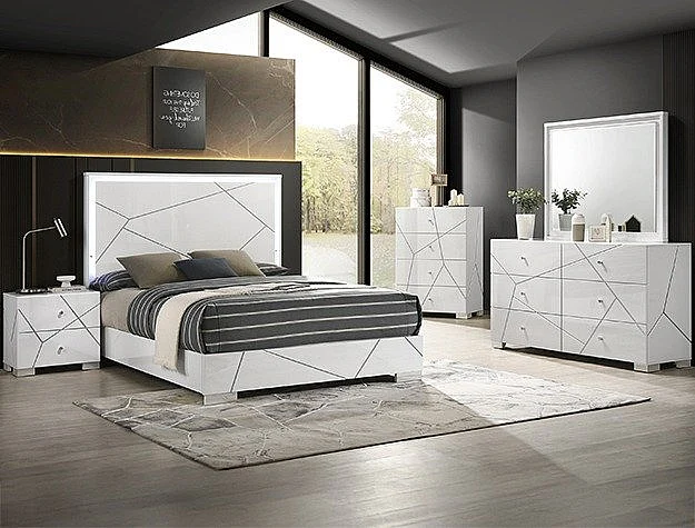 Crown Mark Ayla 4pc Panel Bedroom Set in White