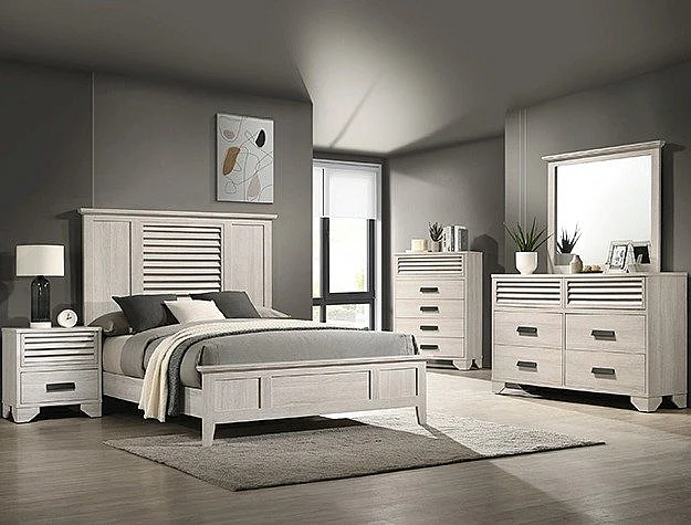 Crown Mark Sarter 4pc Panel Bedroom Set in White