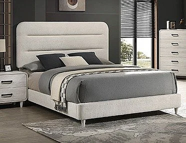 Crown Mark Nyomi Queen Panel Bed in White