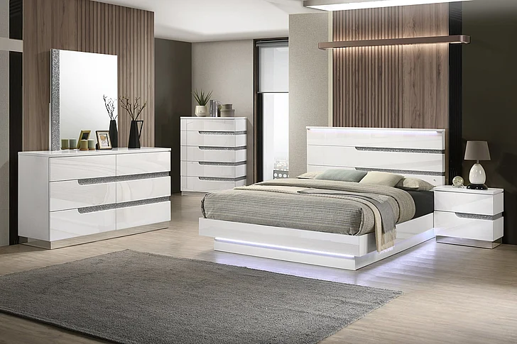 New Classic Paradox 4pc Platform Bedroom Set in White
