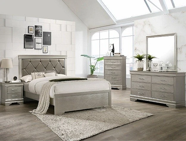 Crown Mark Amalia 4pc Poster Bedroom Set in Silver