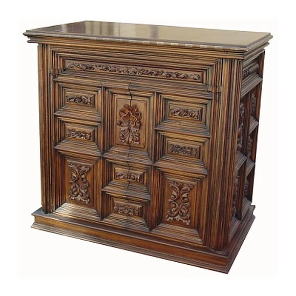 Galerias Arther Chest in C-23/Santo Domingo