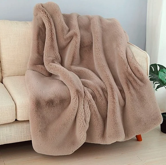 Furniture of America Caparica Throw Blanket in Blush TW4142
