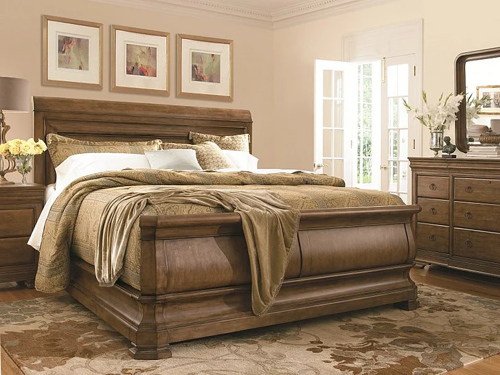 Universal Furniture New Lou Louie P's Sleigh Bedroom Set