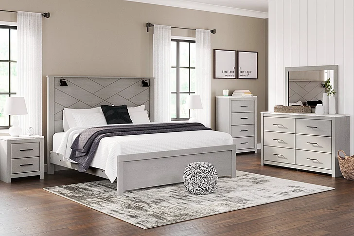 Cottenburg 4-Piece Panel Bedroom Set in Light Gray/White