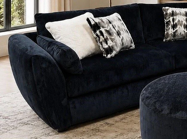Corinthian Presley LAF Chair in Luscious-Black FG1521LF