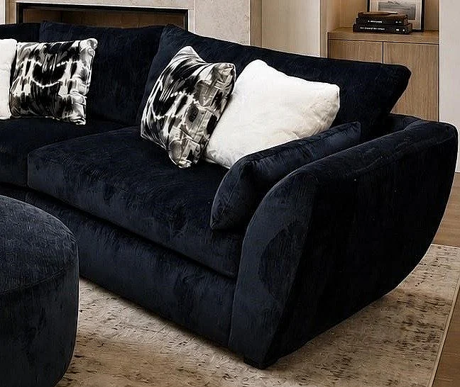 Corinthian Presley RAF Chair in Luscious-Black FG1521RF