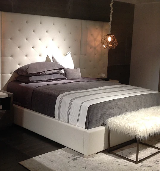 Universal Furniture Modern Brando King Bed 643220B
