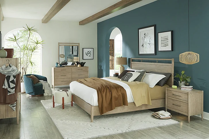 Aspenhome Shiloh 4pc Panel Bedroom Set in Champagne