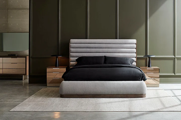 Caracole Furniture La Moda Upholstered 4-Piece King Bedroom Set