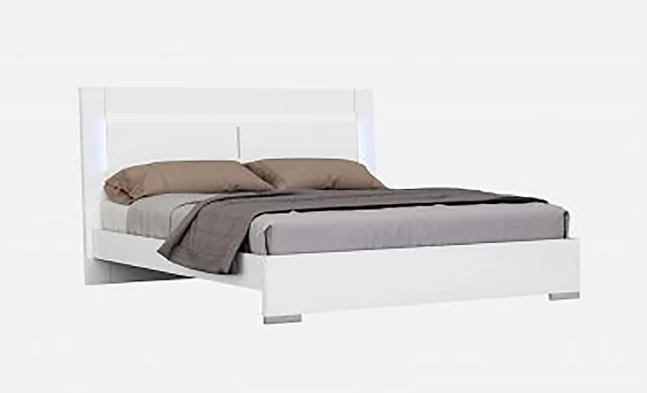 J&M Oslo King Platform Bed in White Lacquer 17485-K PROMO