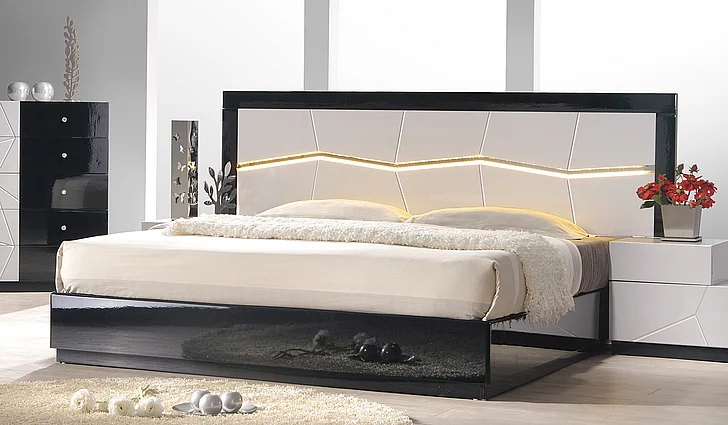 J&M Furniture Turin Queen Platform Bed in Light Grey & Black Lacquer 17854-Q CLOSEOUT